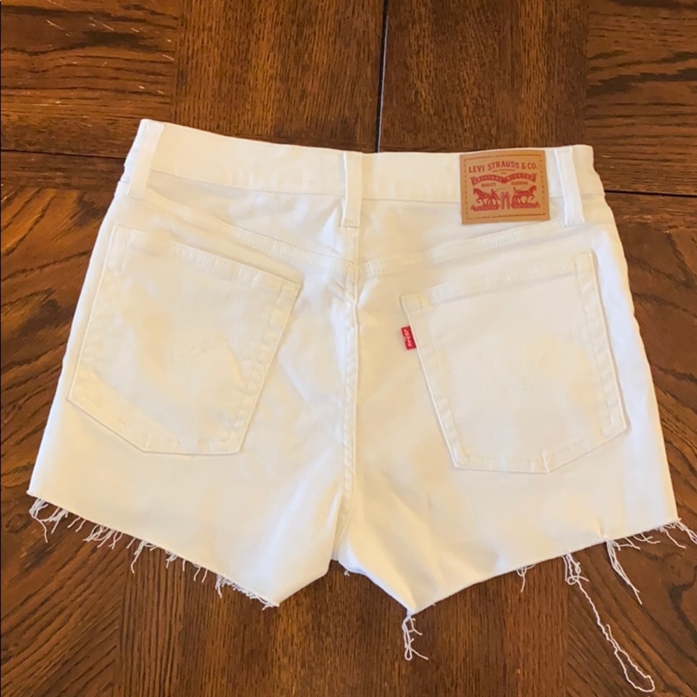 Levi’s white denim cutoff shorts size 29